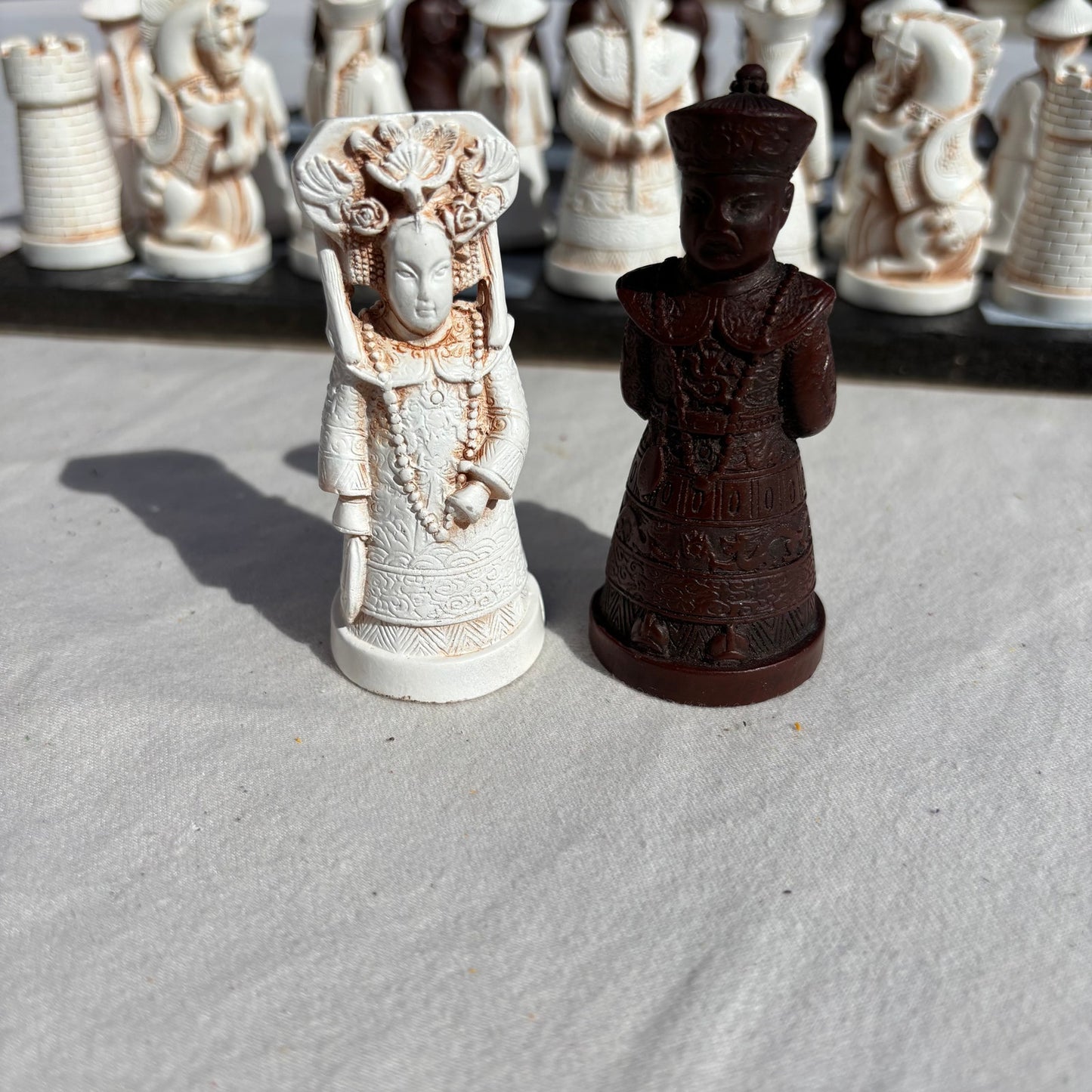 Black & White - Chinese Edition Chess Set