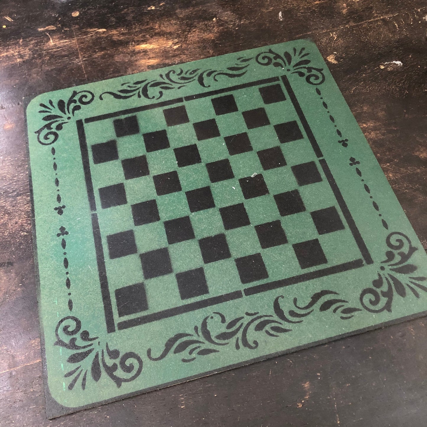 Royal Green - Painted Chess Set