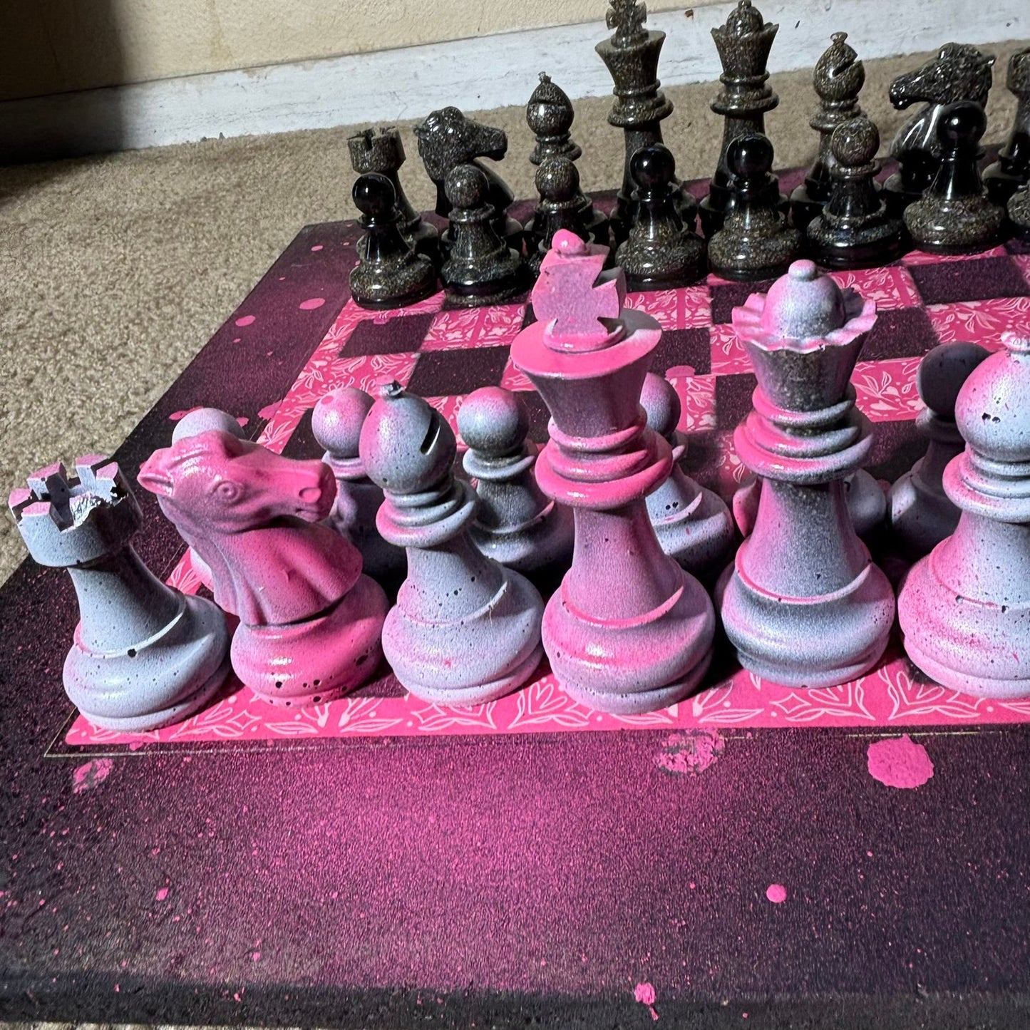 Supreme Pink - Large Deluxe Chess Set