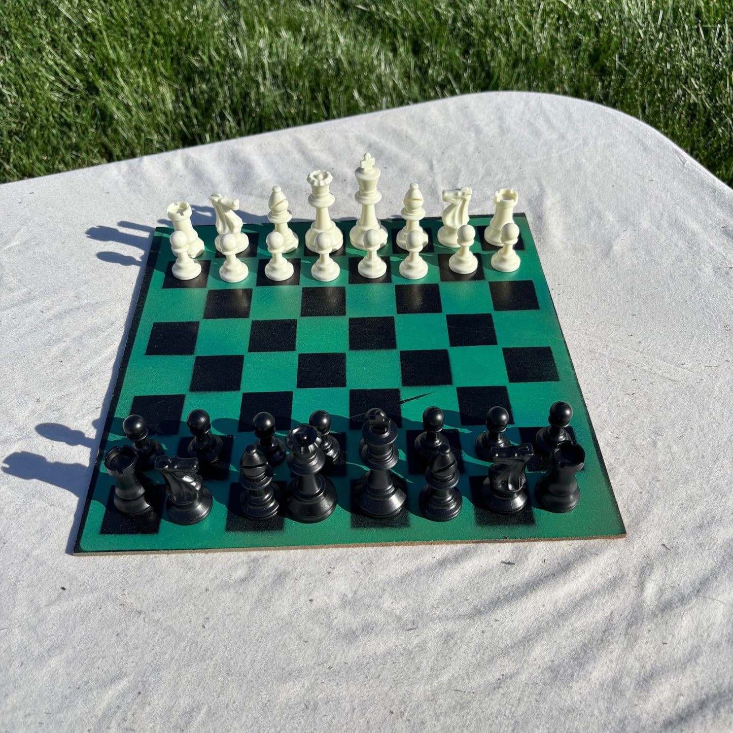 Green & Black - Painted Chess Set