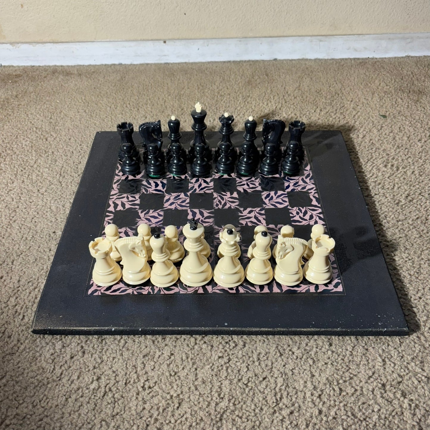 Mystic Leaves - Large Deluxe Chess Set