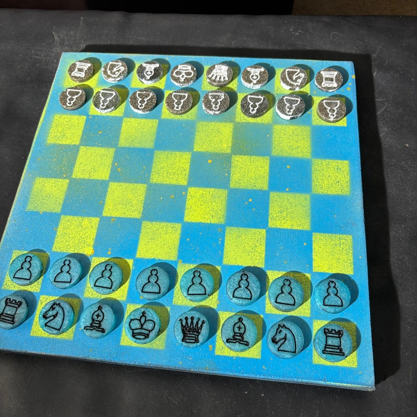 Neon Green Sky Blue - Painted Chess Set
