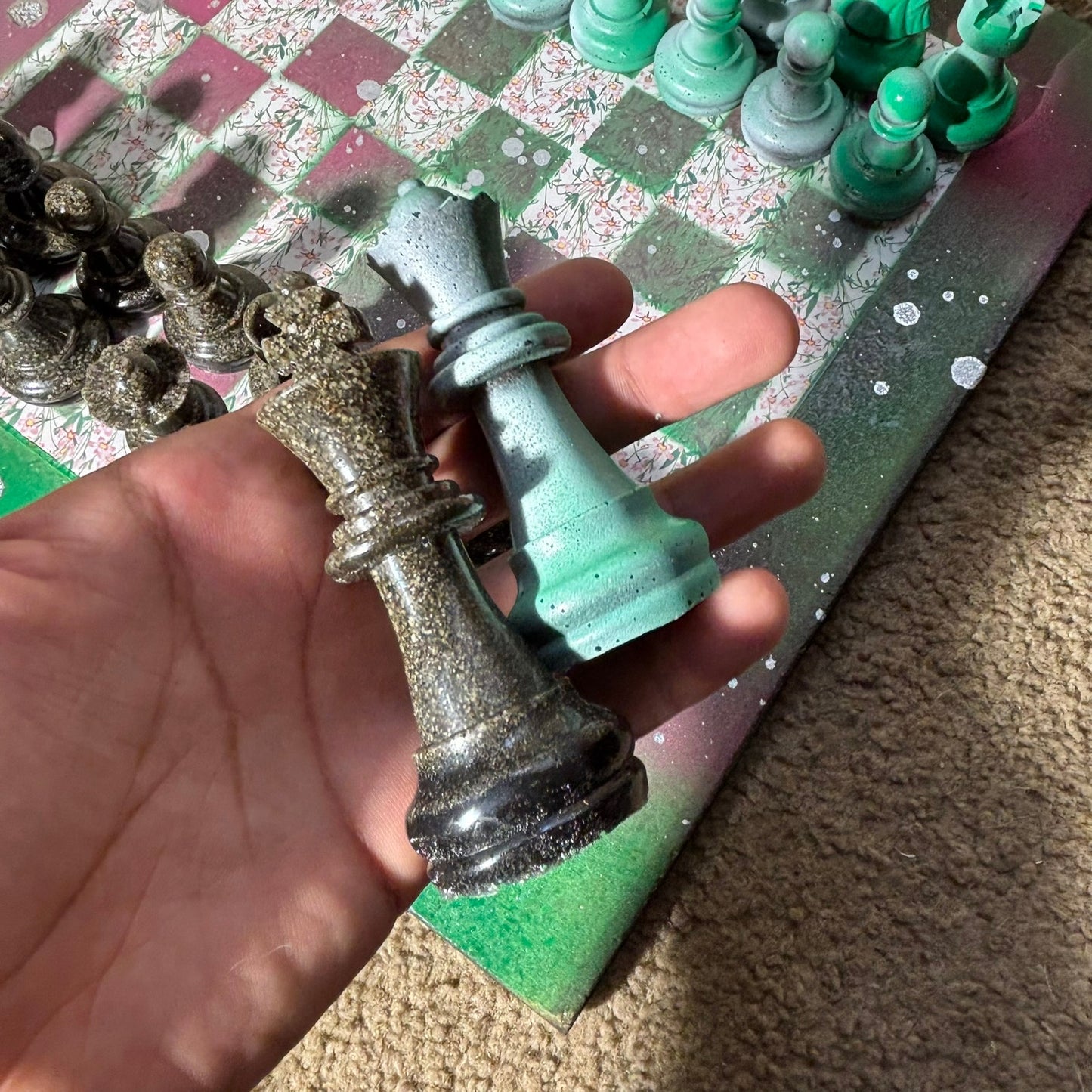 Green Pink Mesh - Large Deluxe Chess Set
