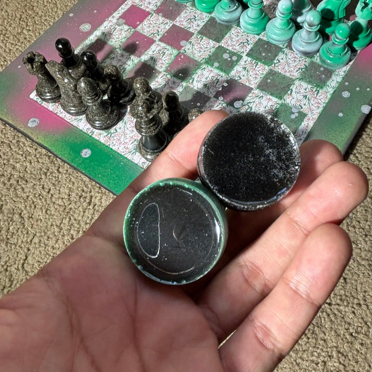 Green Pink Mesh - Large Deluxe Chess Set