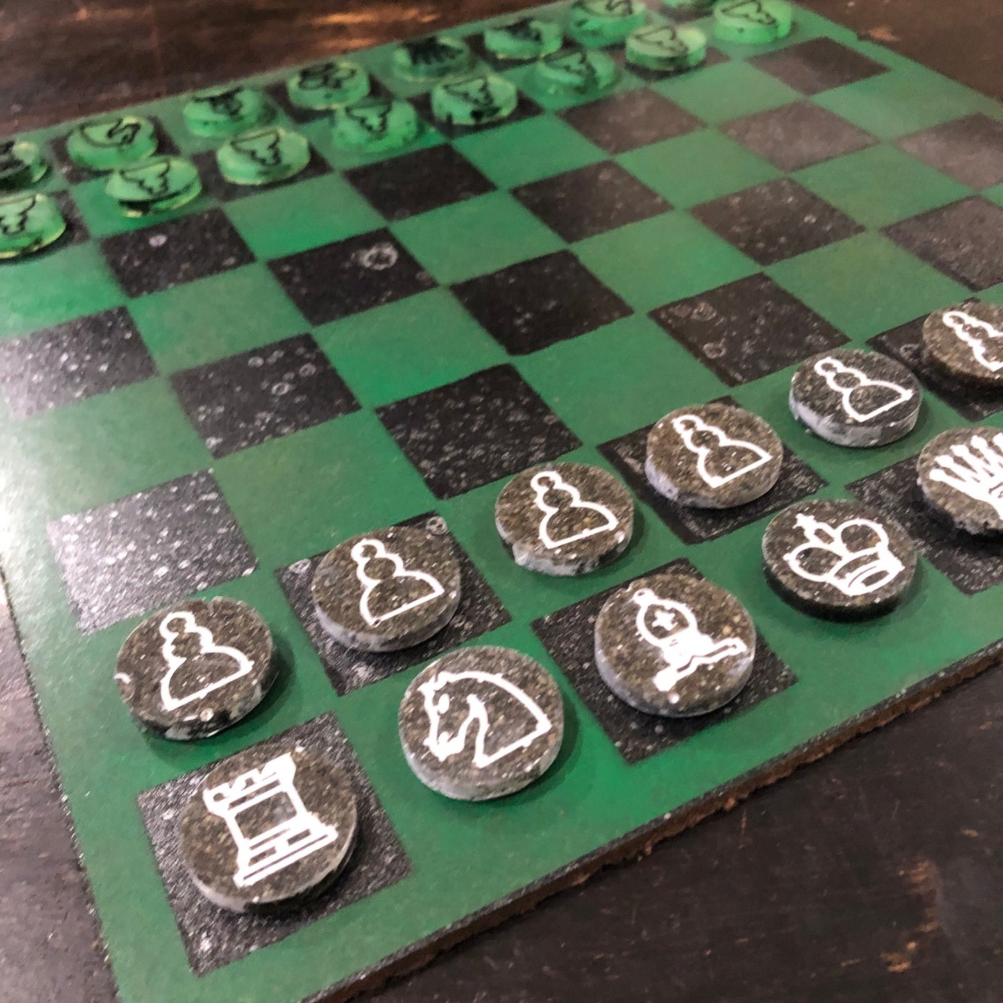 Splendid Green & Black - Painted Chess Set