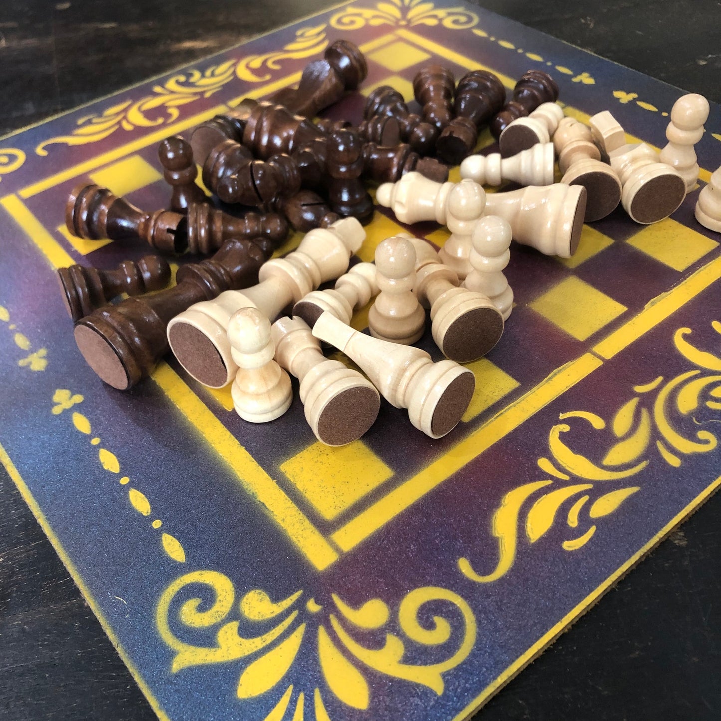 Galaxy Yellow - Painted Chess Set