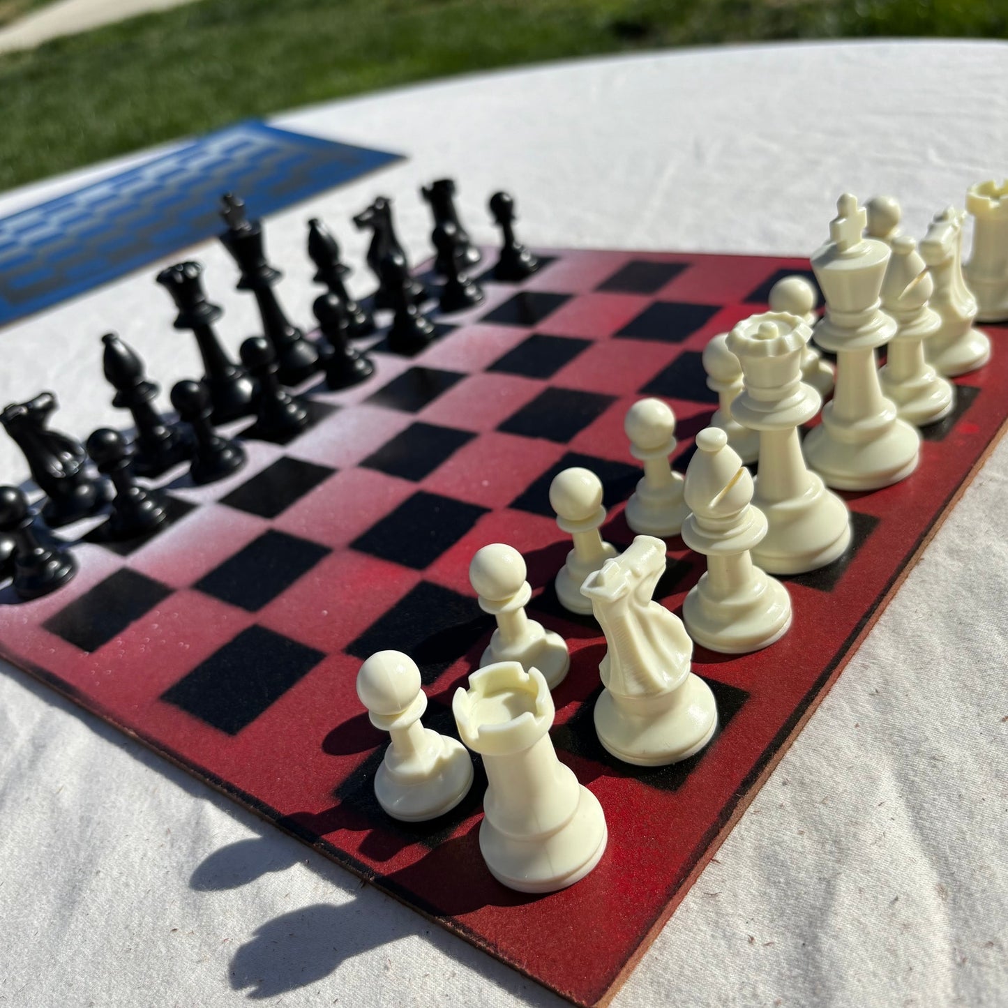 Snow Red - Painted Chess Set