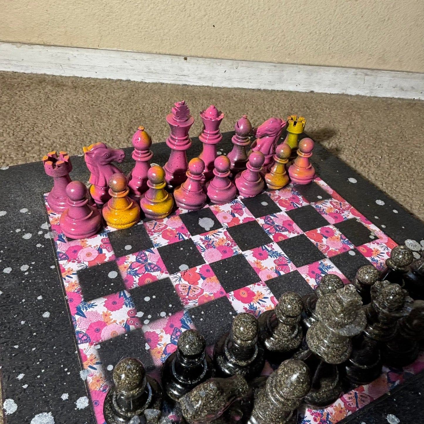 Sunset Flowered Pink - Large Deluxe Chess Set