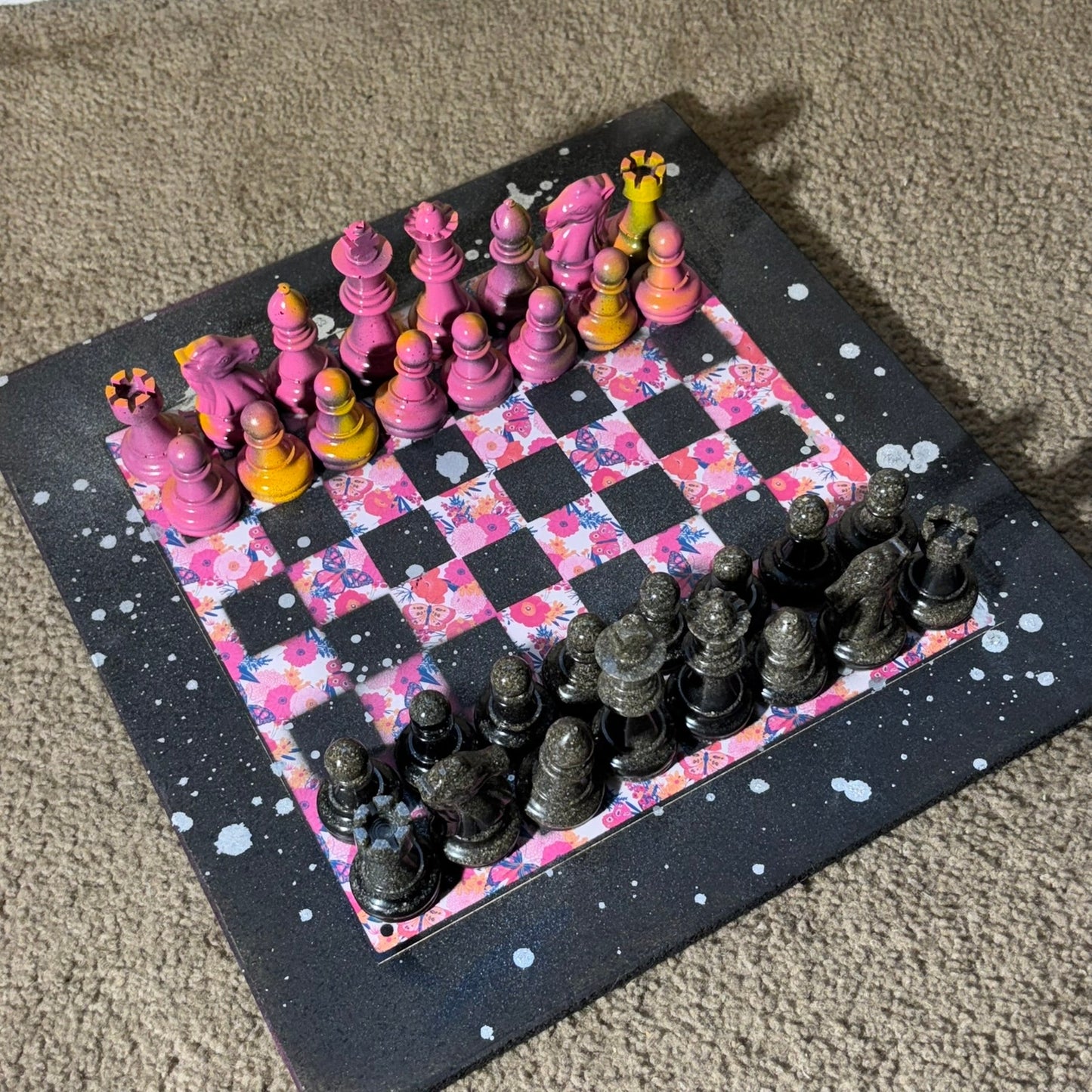 Sunset Flowered Pink - Large Deluxe Chess Set
