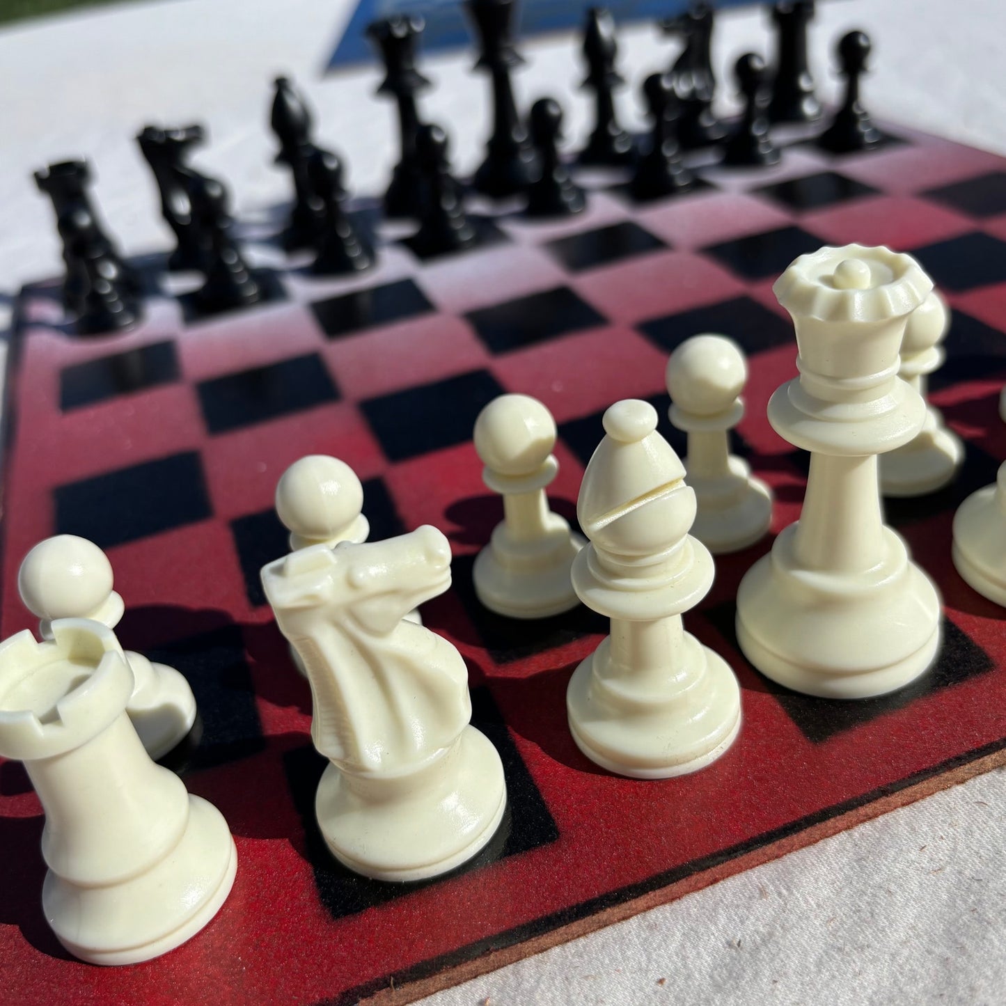 Snow Red - Painted Chess Set