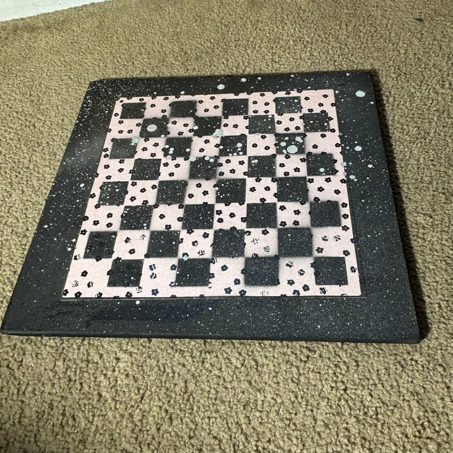 Light Pink Black Mini Flowers - Large Deluxe Chess Set