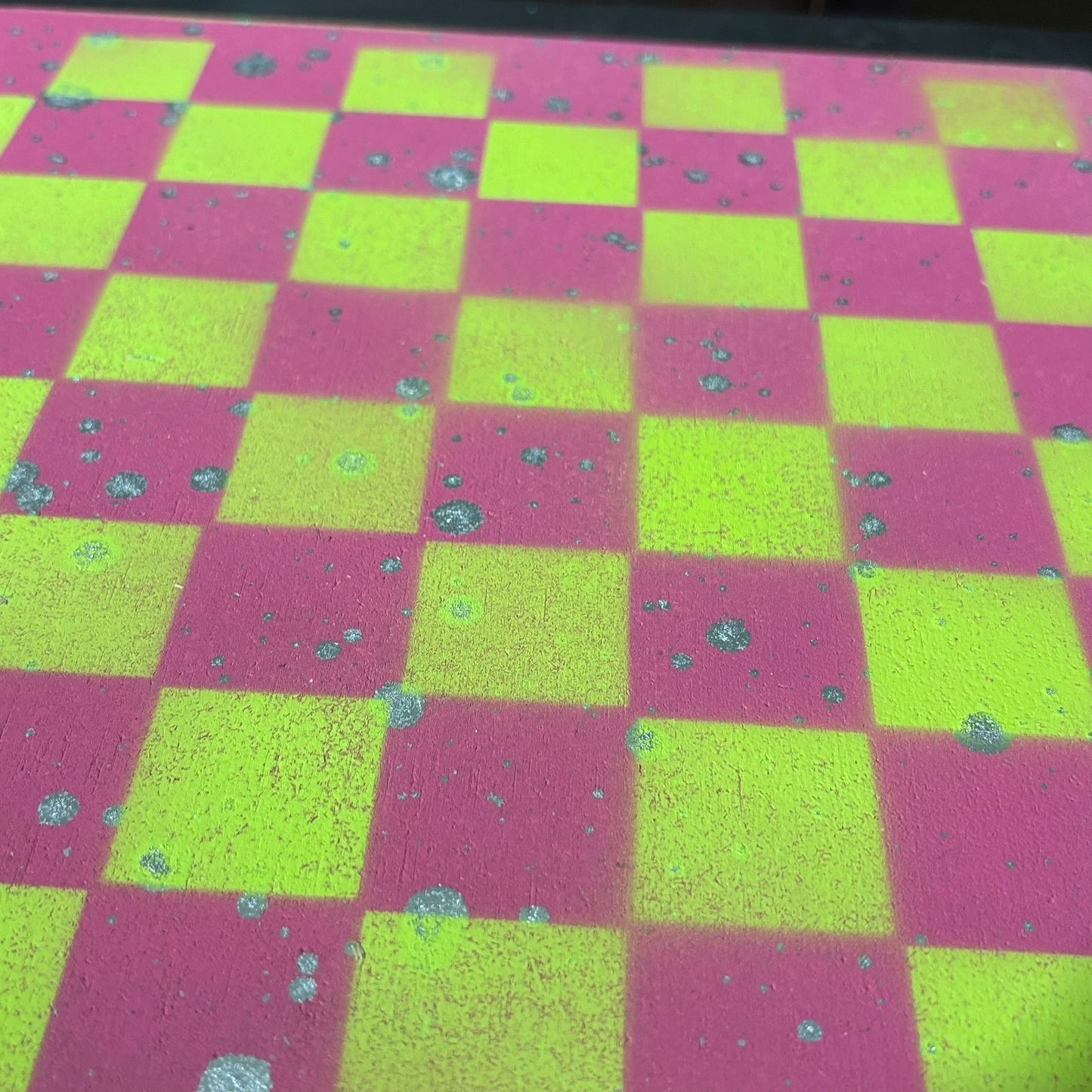Neon Green Pink - Painted Chess Set