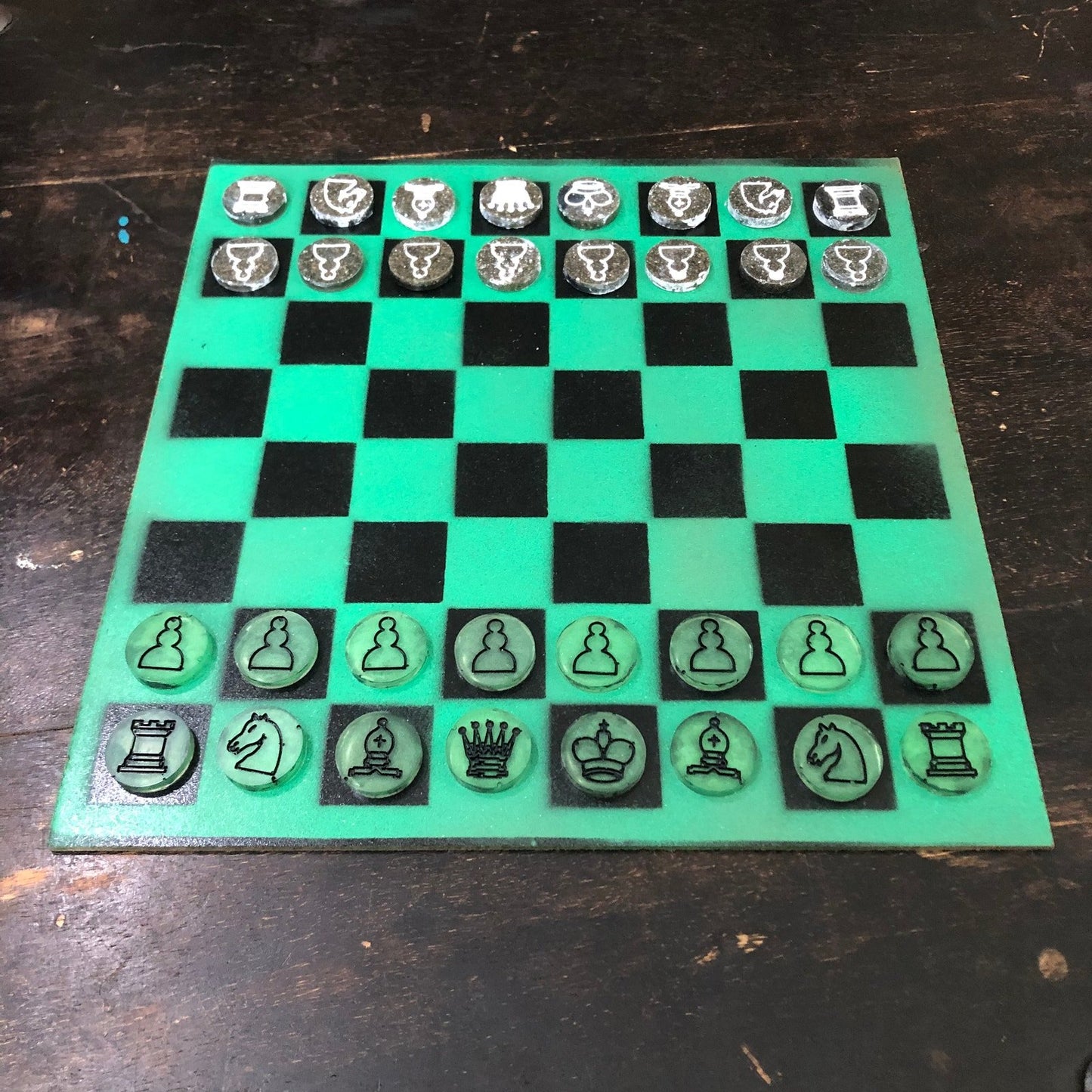 Painted Chess Set - Supreme Green