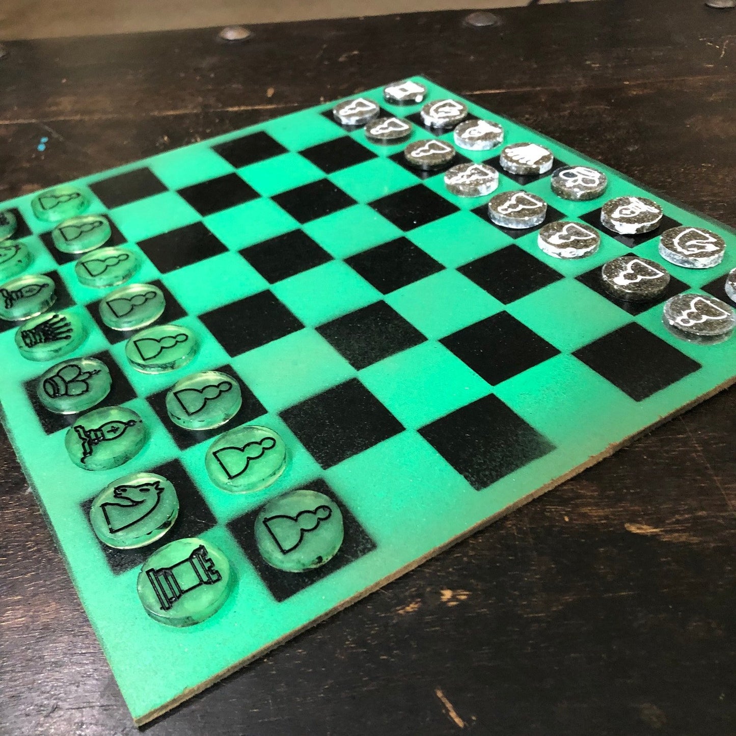Painted Chess Set - Supreme Green