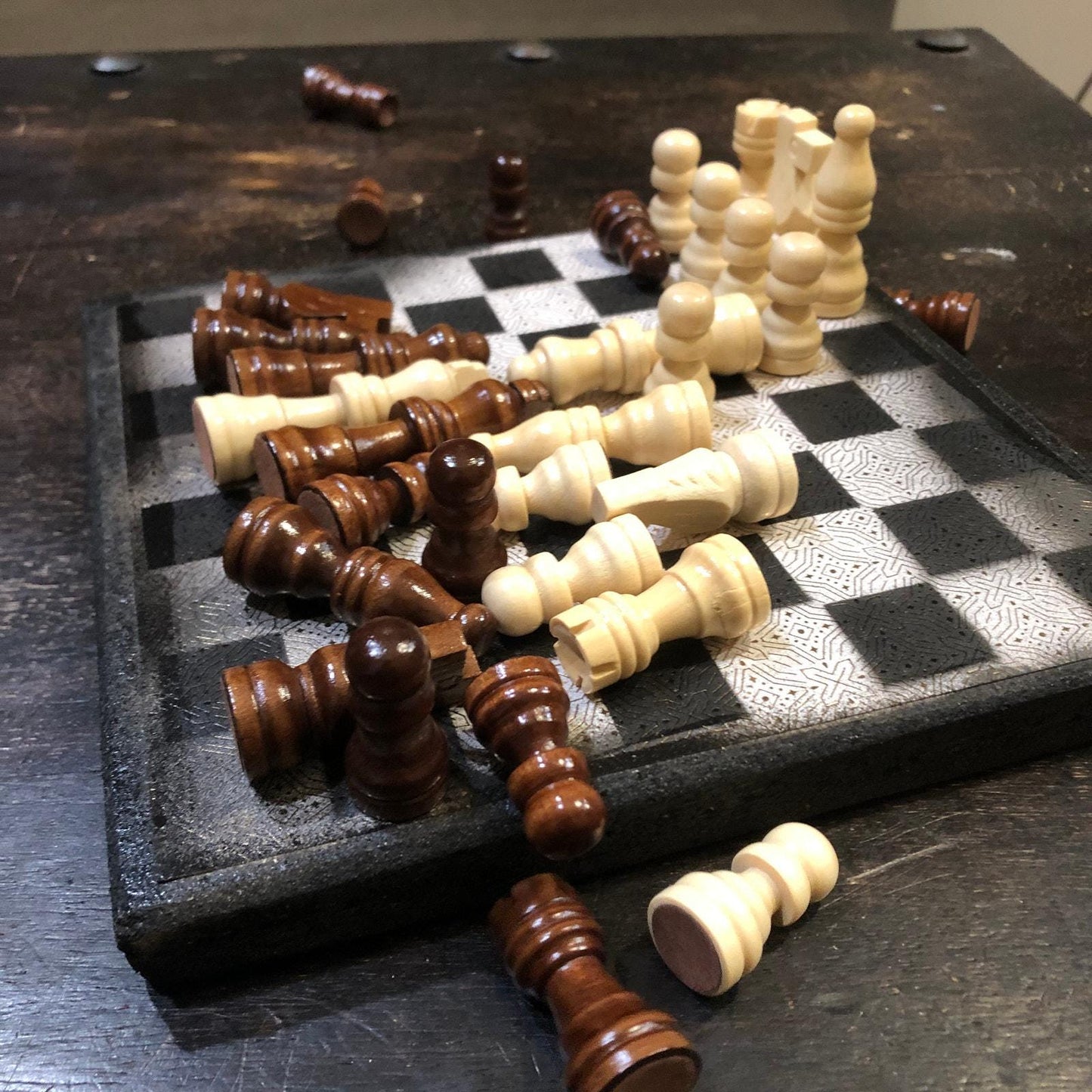 Scrapbook Chess Set - Goil Foiled Lining - White & Black