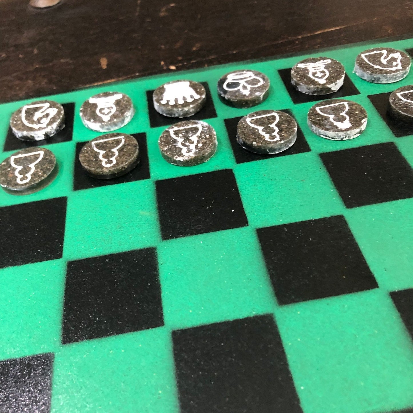Painted Chess Set - Supreme Green