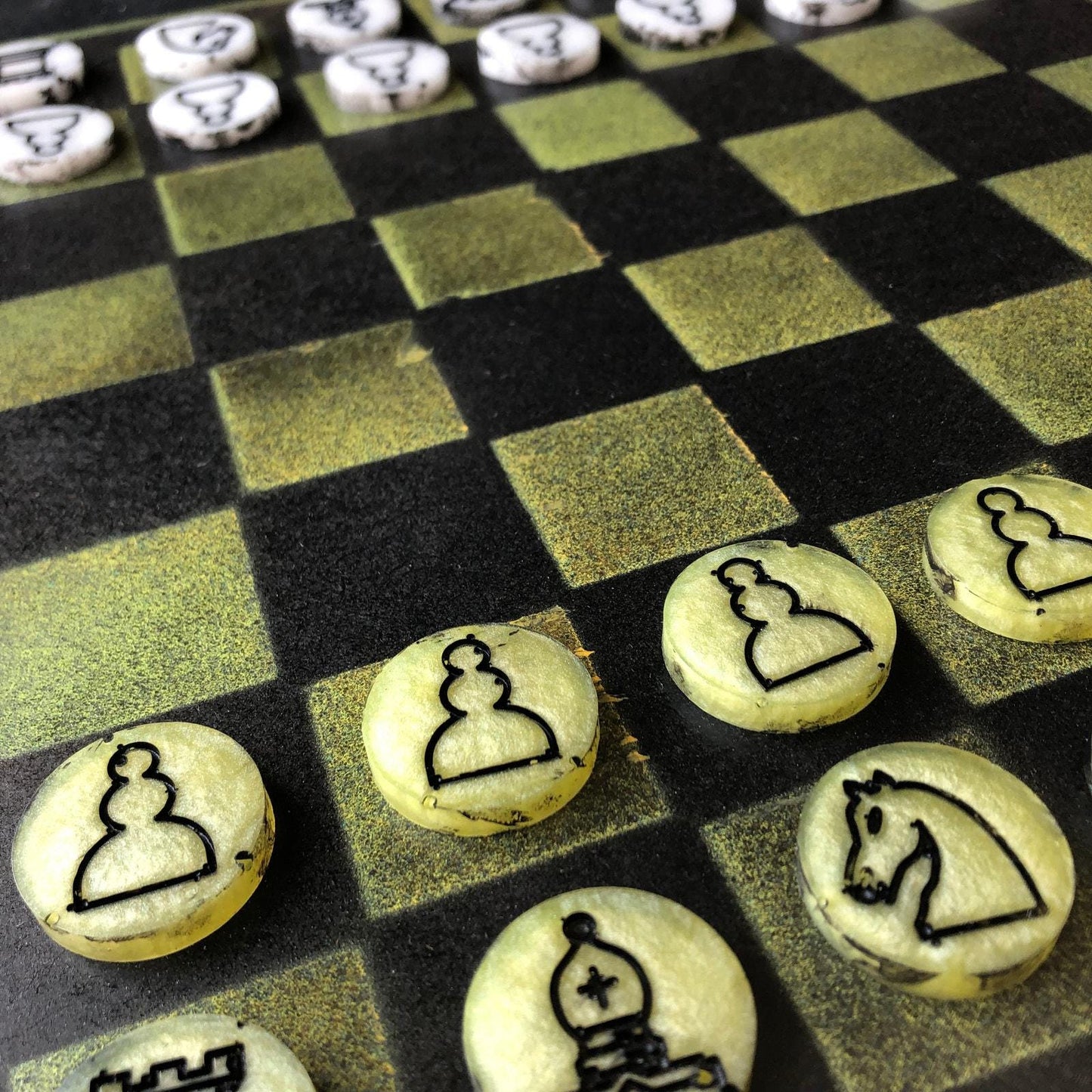 Chess Set - Sheen Green Black