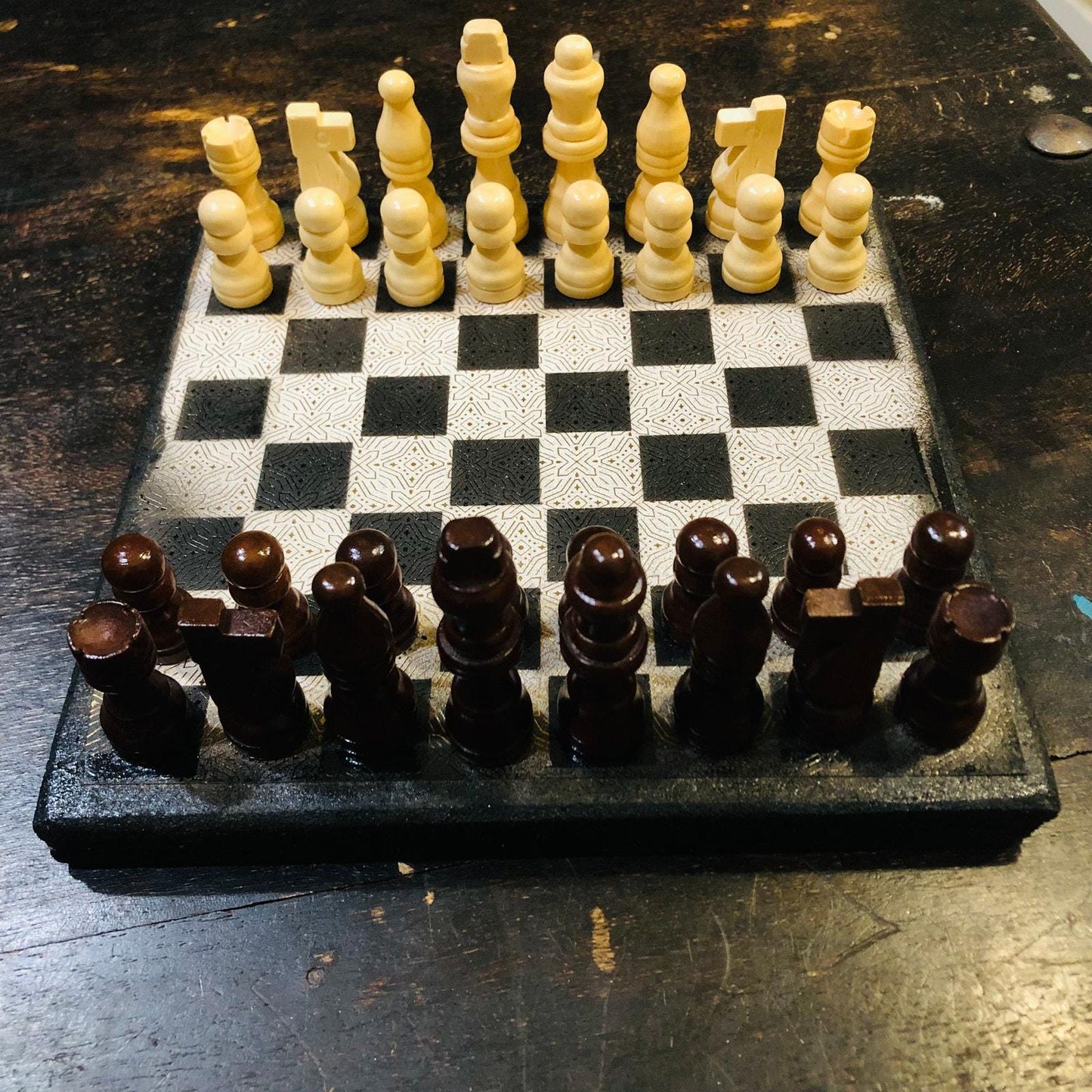 Scrapbook Chess Set - Goil Foiled Lining - White & Black