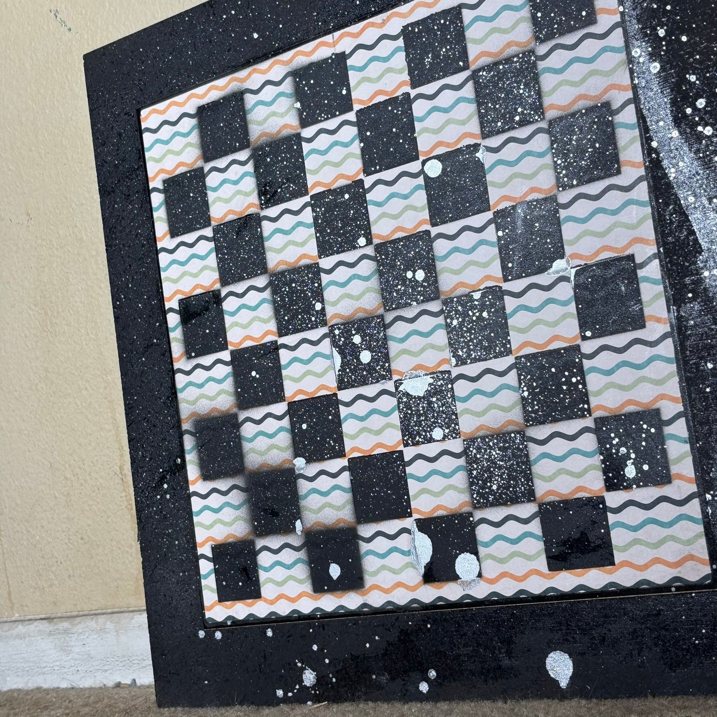 Wiggled Lined Chrome Drip - Large Scrapbook Chess Board