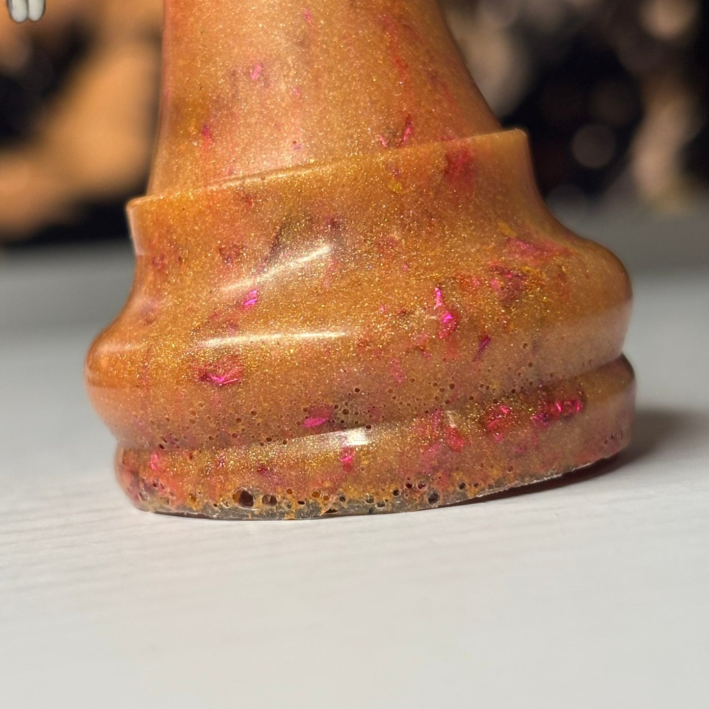 Cream Royal Queen - Handmade Resin Keychain - Large Edition