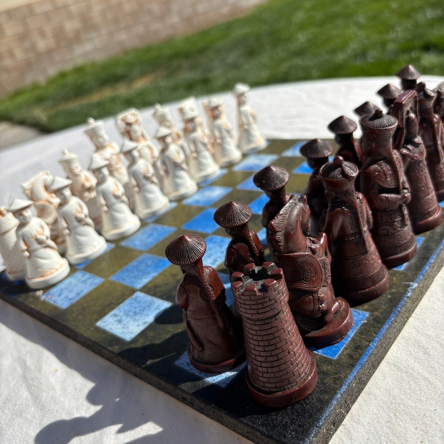 Black & Blue Stain - Chinese Edition Chess Set