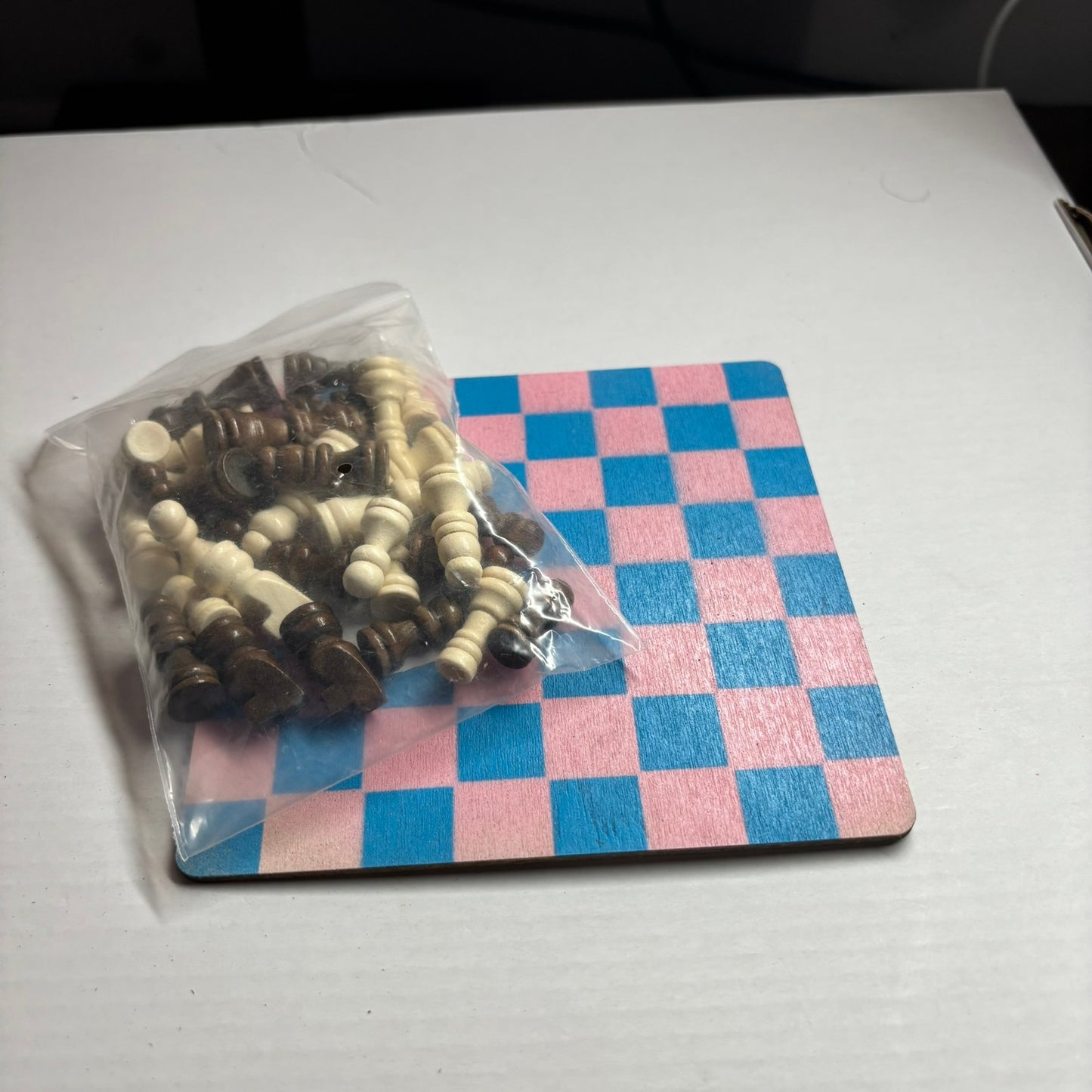Light Pink Blue - Mini Chess Set