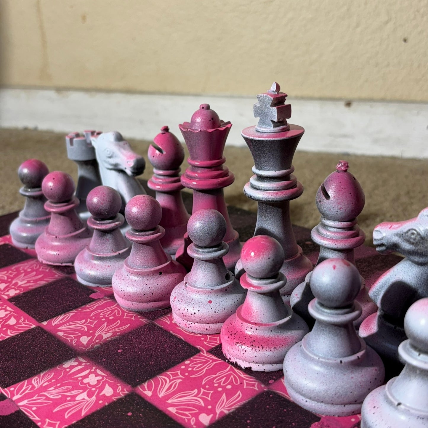 Supreme Pink - Large Deluxe Chess Set