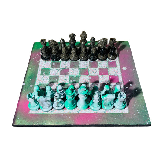 Green Pink Mesh - Large Deluxe Chess Set