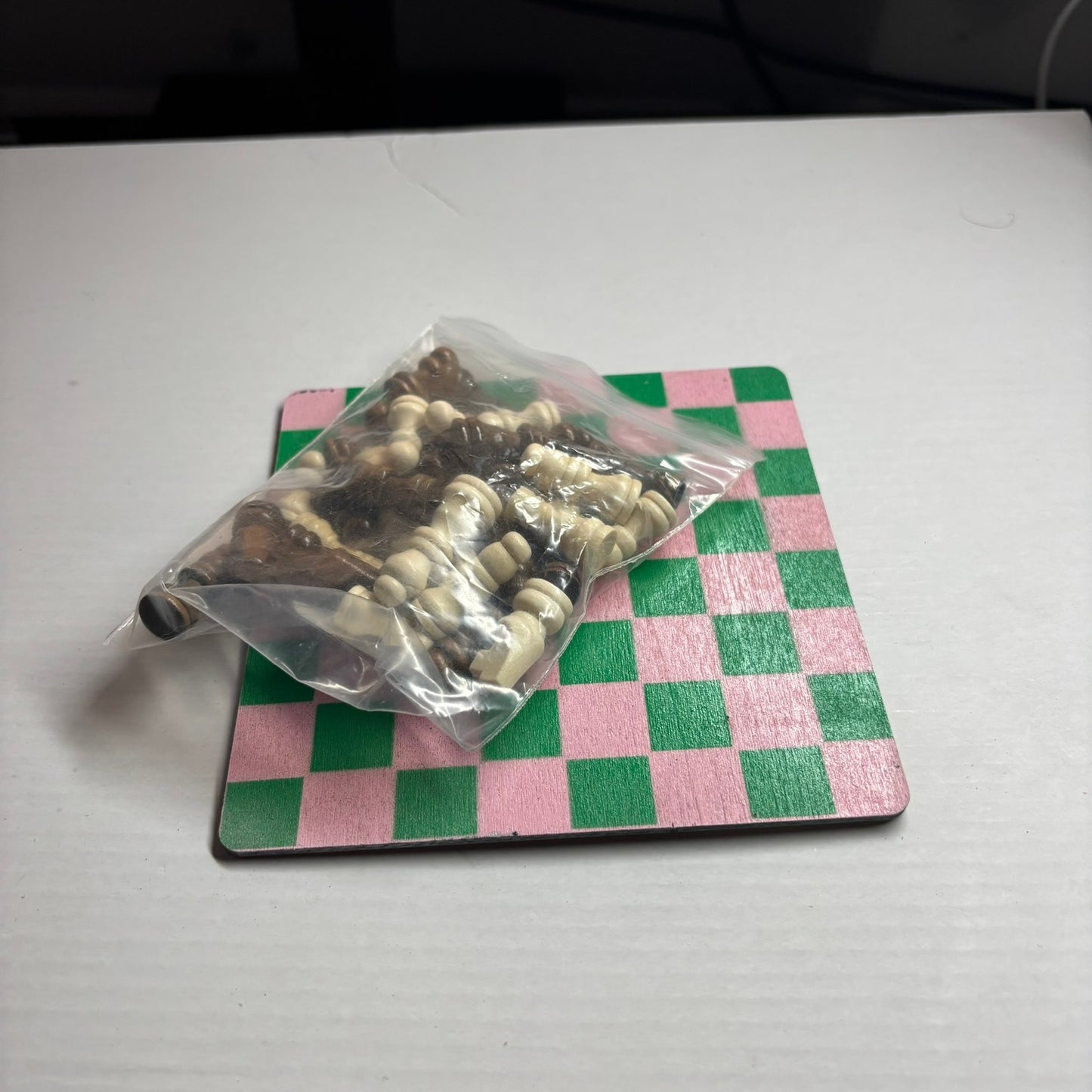 Light Pink Green - Mini Chess Set
