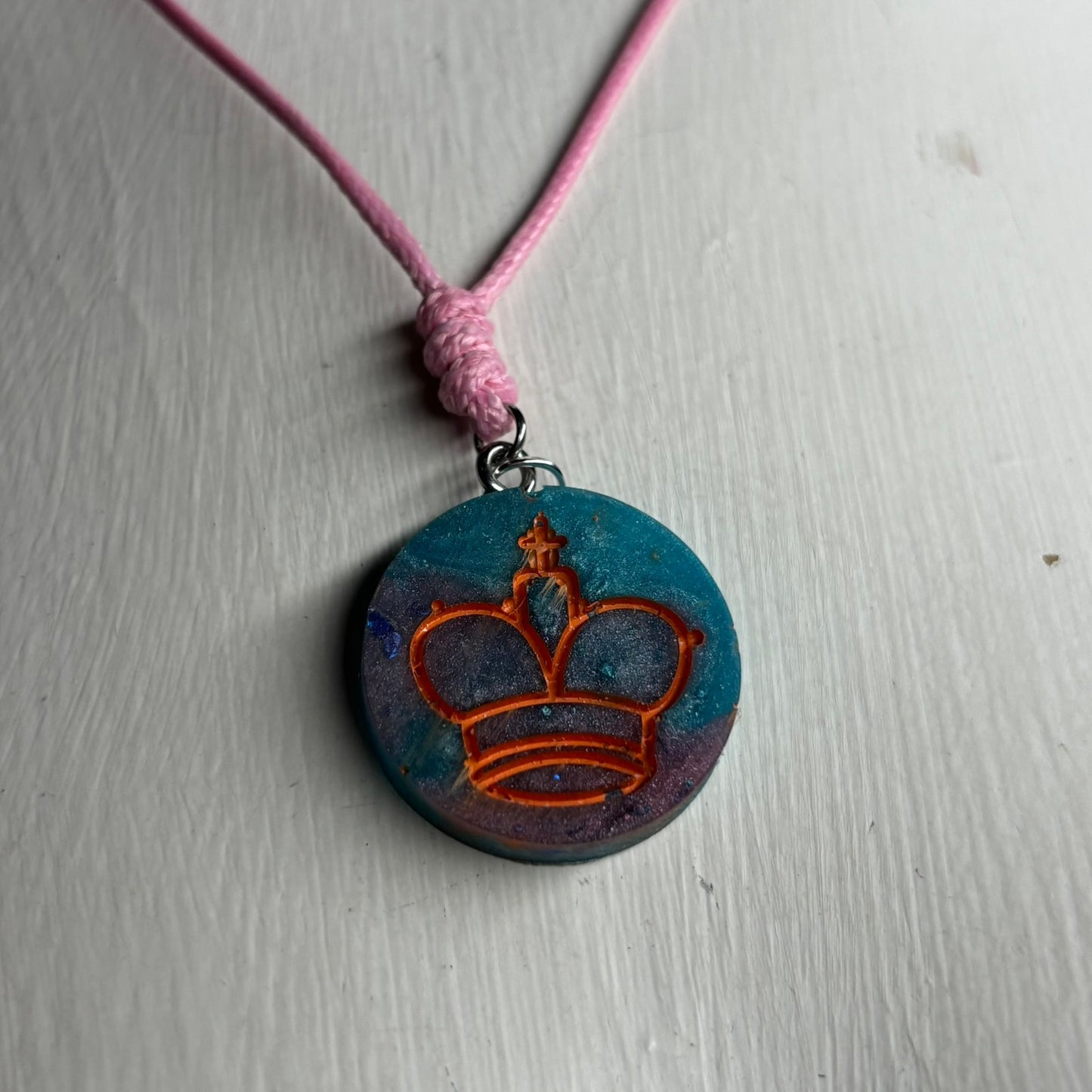 Red Print Retro King - Handmade Resin Chess Necklace