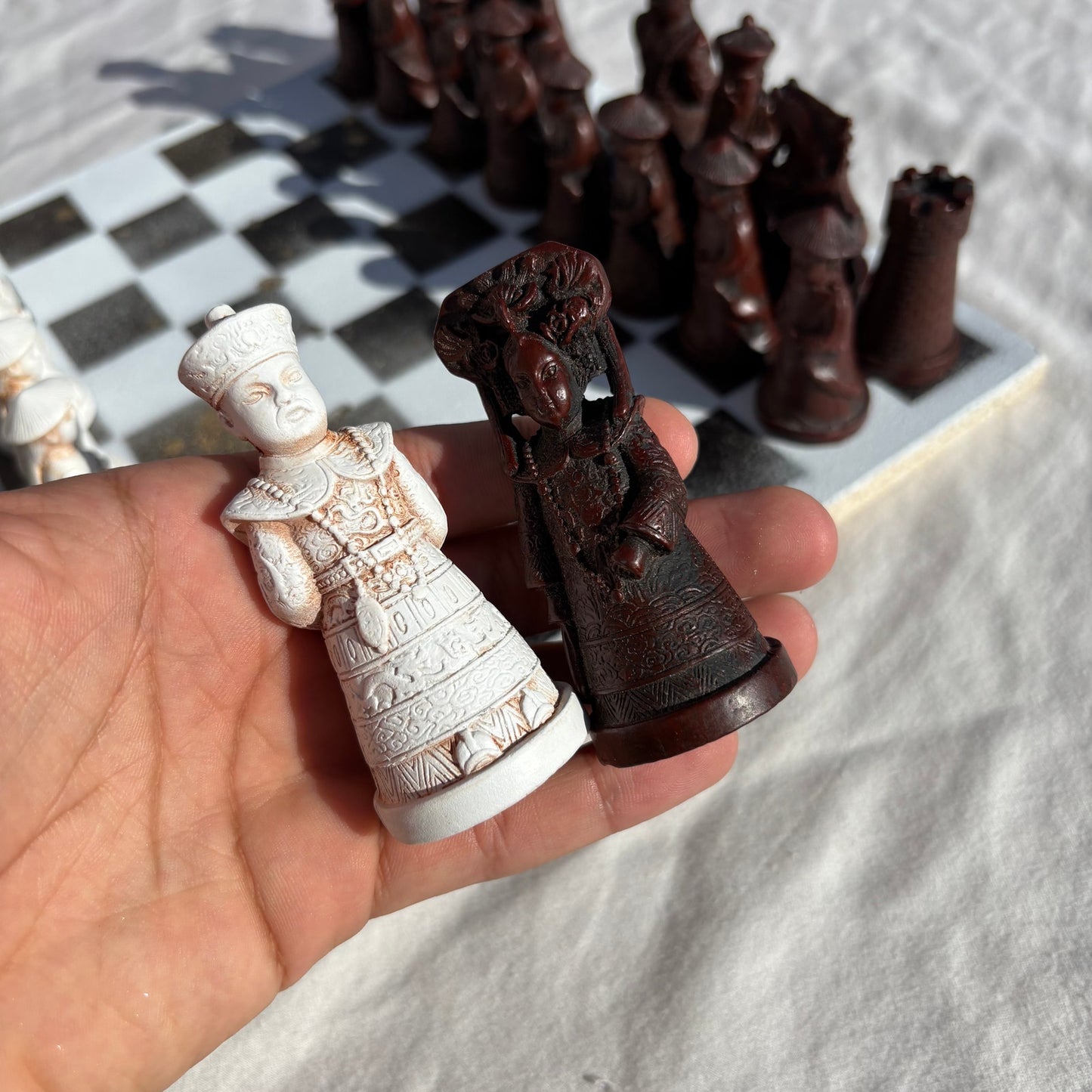 White & Black Gold Hue - Chinese Edition Chess Set