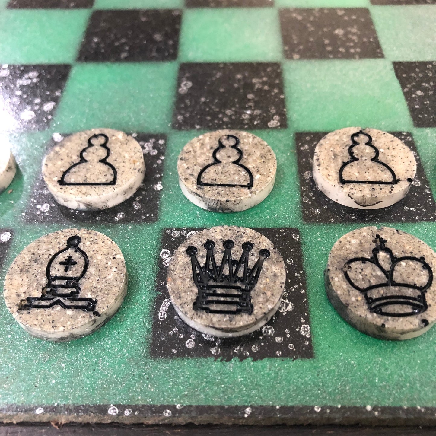 Snow Green - Painted Chess Set