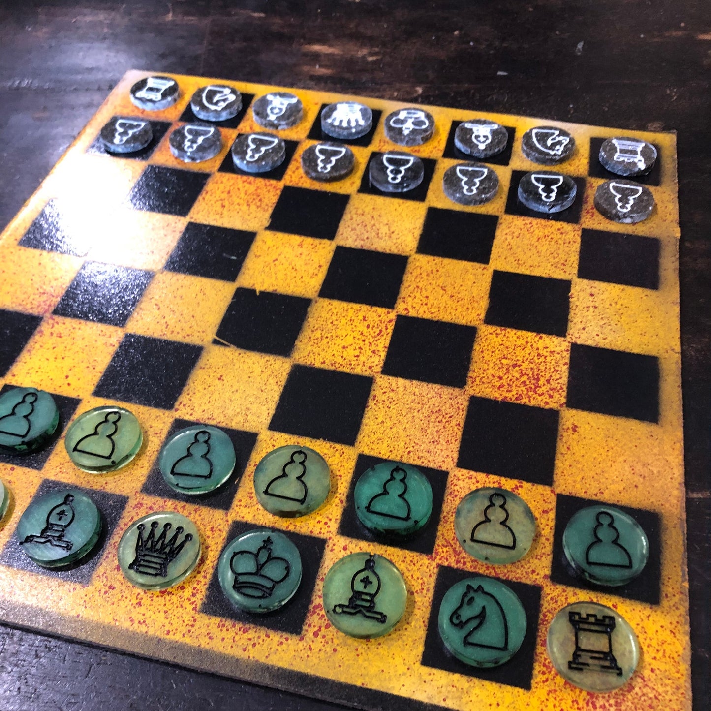 Speckled Green/Yellow - Painted Chess Set