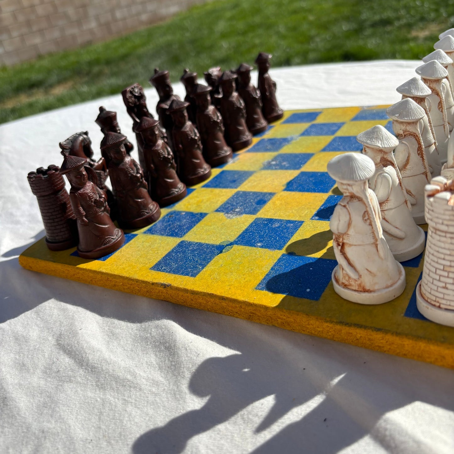 Yellow Blue Mist - Chinese Edition Chess Set