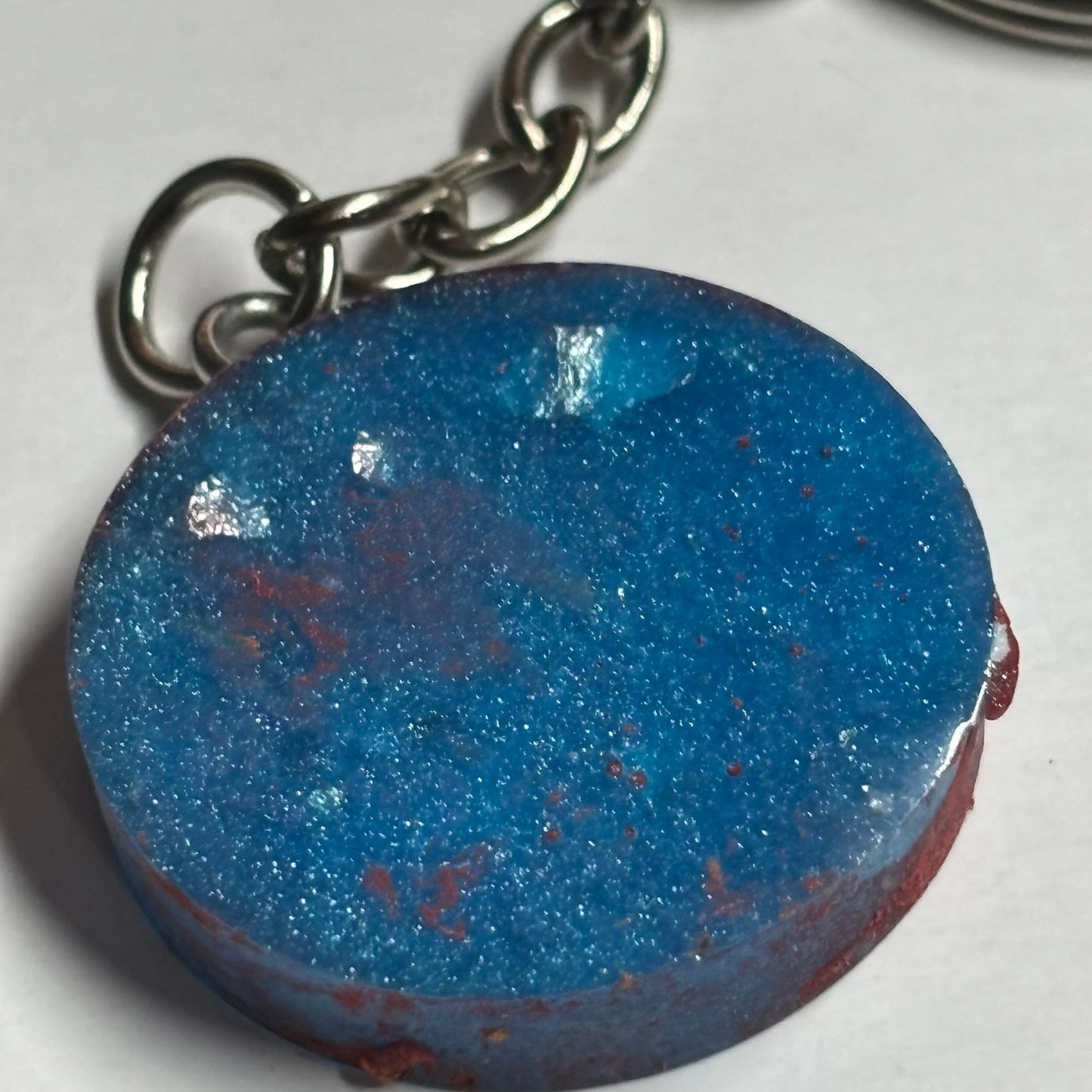 Deep Blue King, Red Lining - Handmade Resin Keychain - Flat Edition