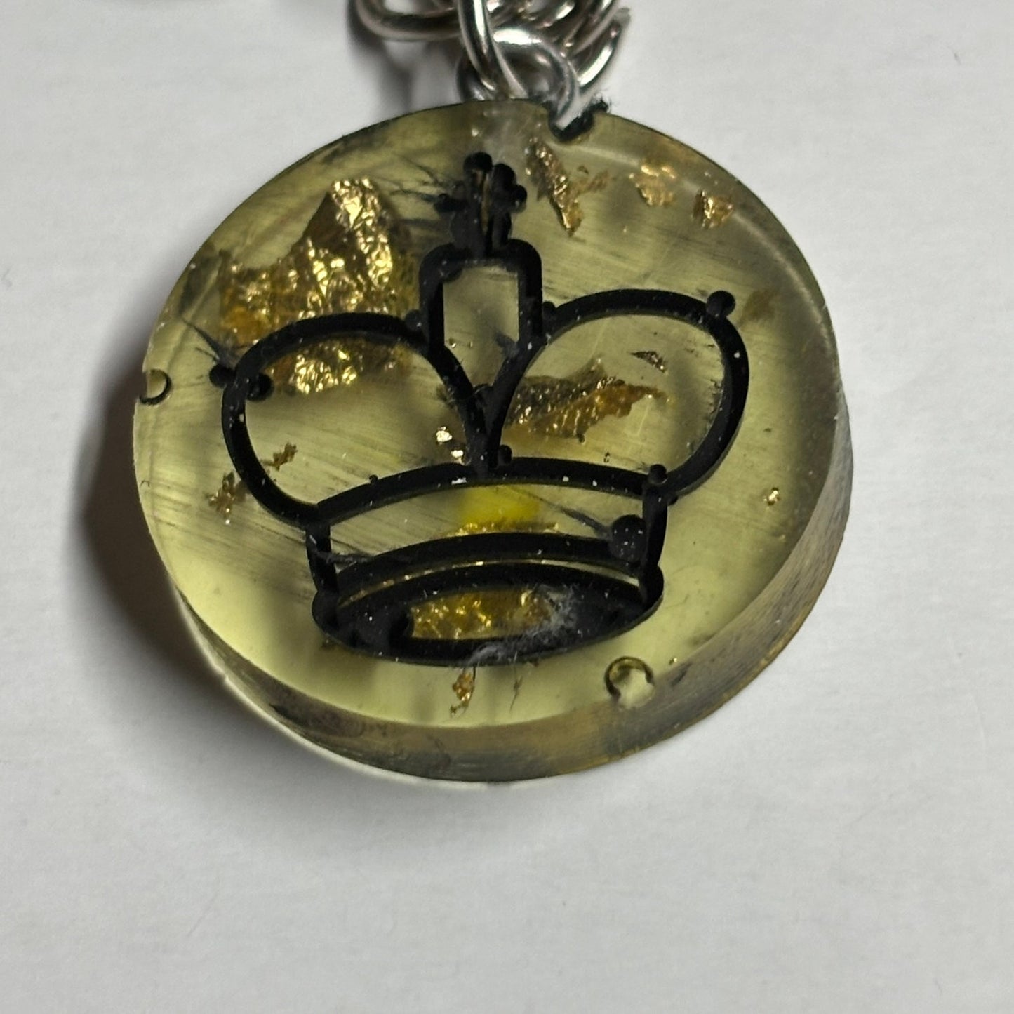 Golden Particles - Handmade Resin Keychain - Flat Edition