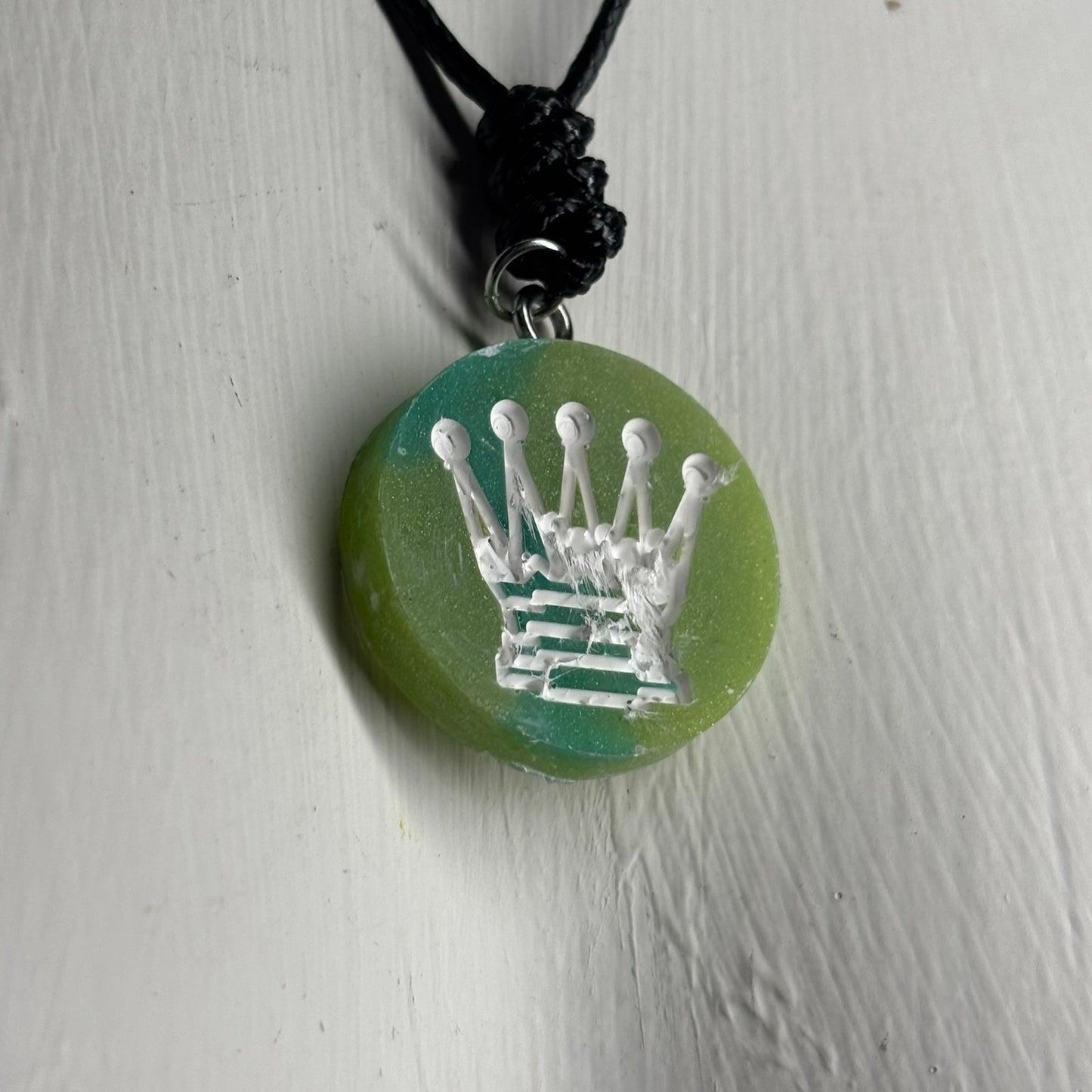 Mesh Green Queen - Handmade Resin Chess Necklace