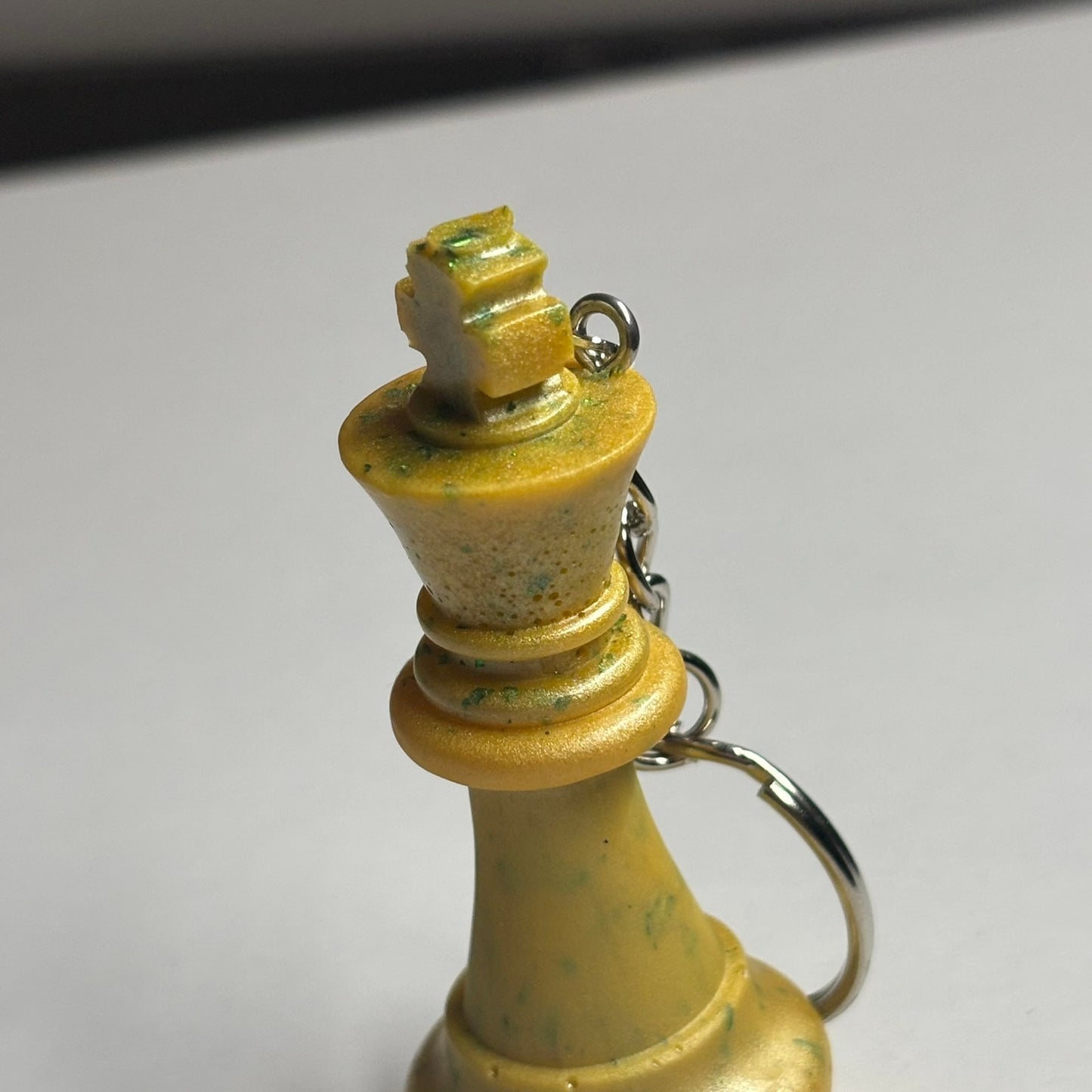 Royal Yellow/Green King - Handmade Resin Keychain