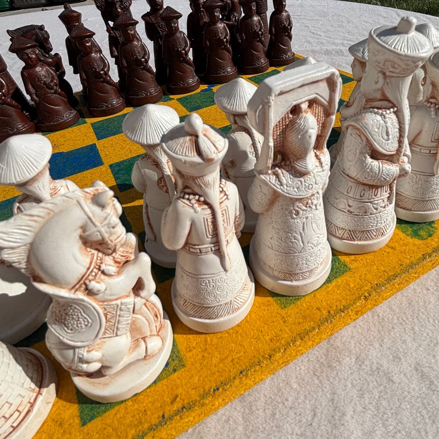 Green Bay Yellow - Chinese Edition Chess Set