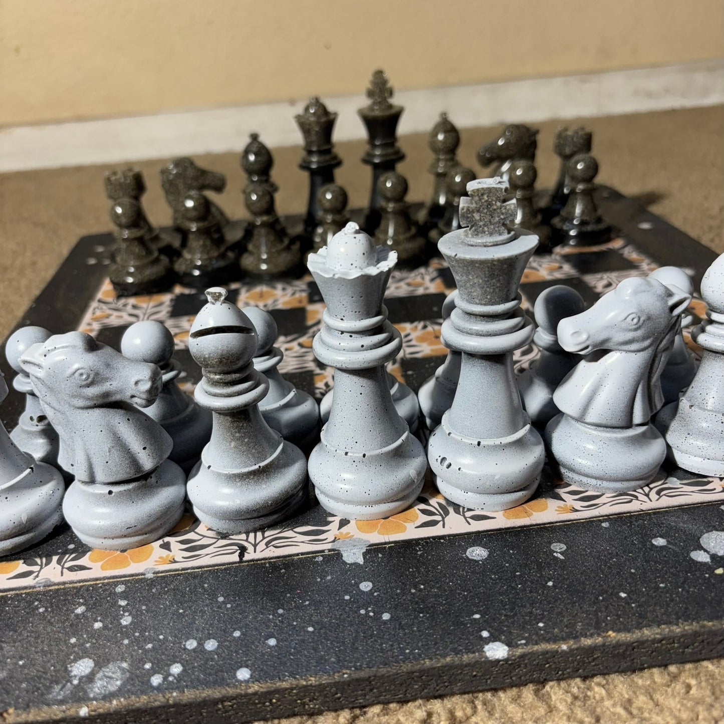 Supreme Vintage - Large Deluxe Chess Set