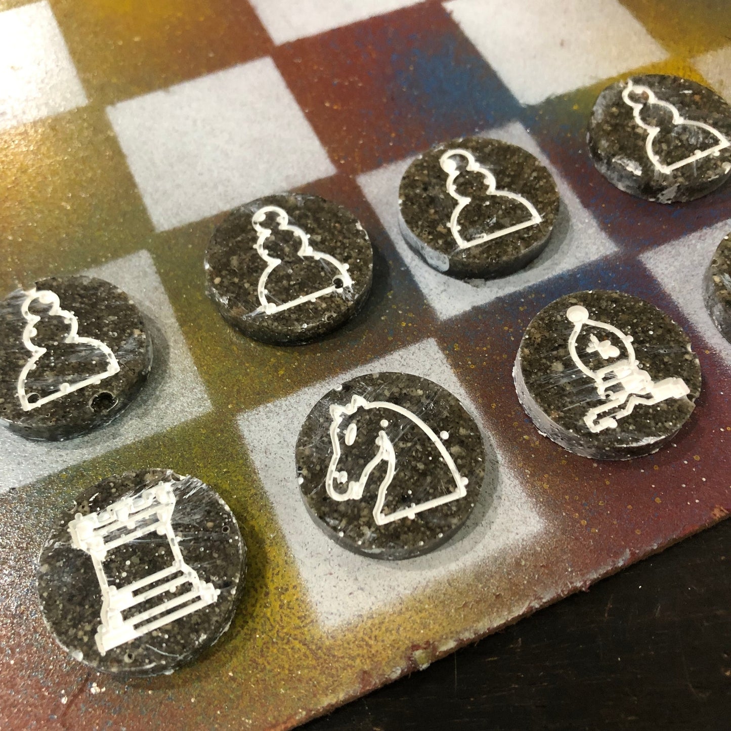 Color Mesh - Painted Chess Set