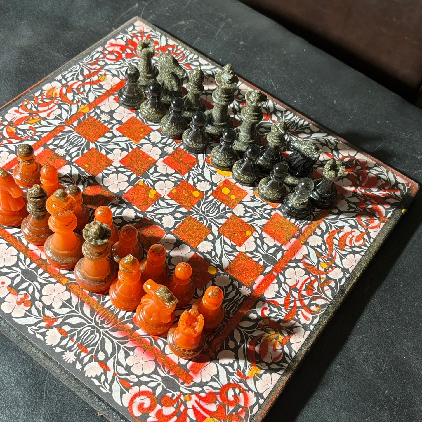 Supreme Royal Red - Scrapbook Chess Set