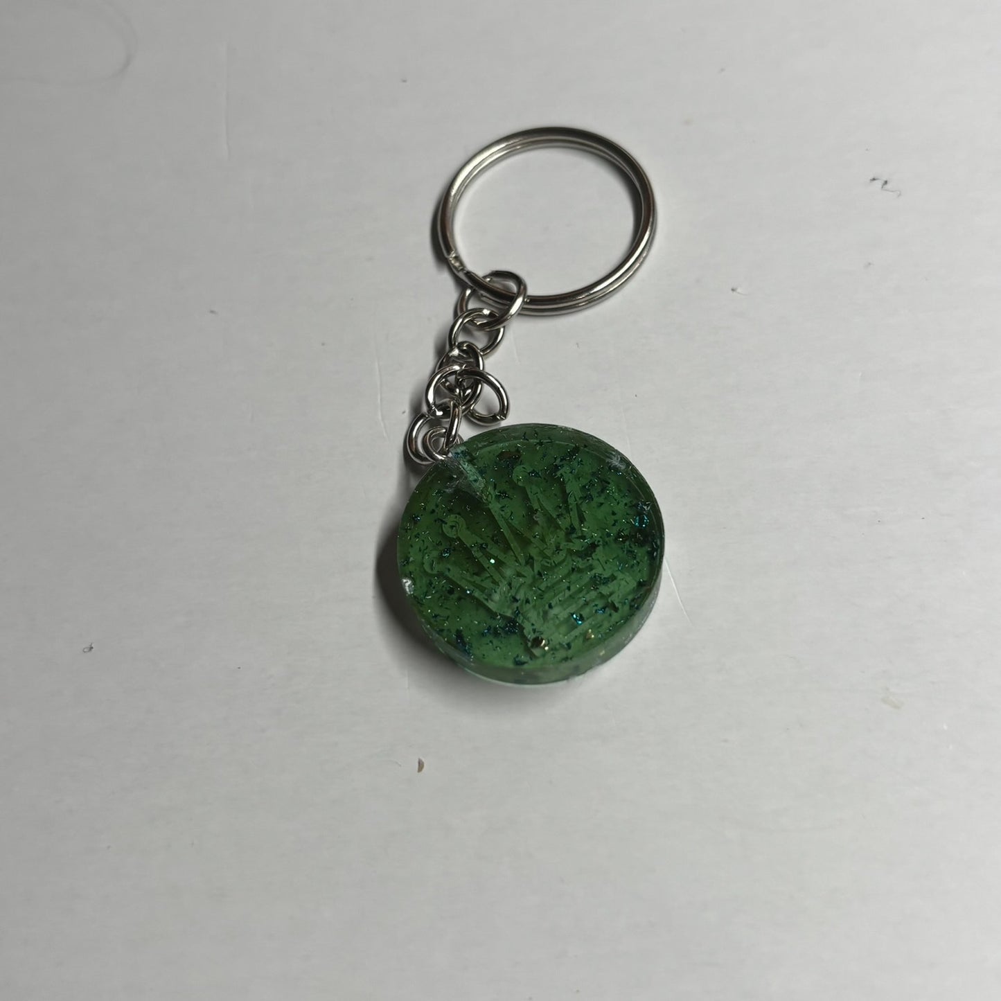 The Green Queen - Handmade Resin Keychain - Flat Edition