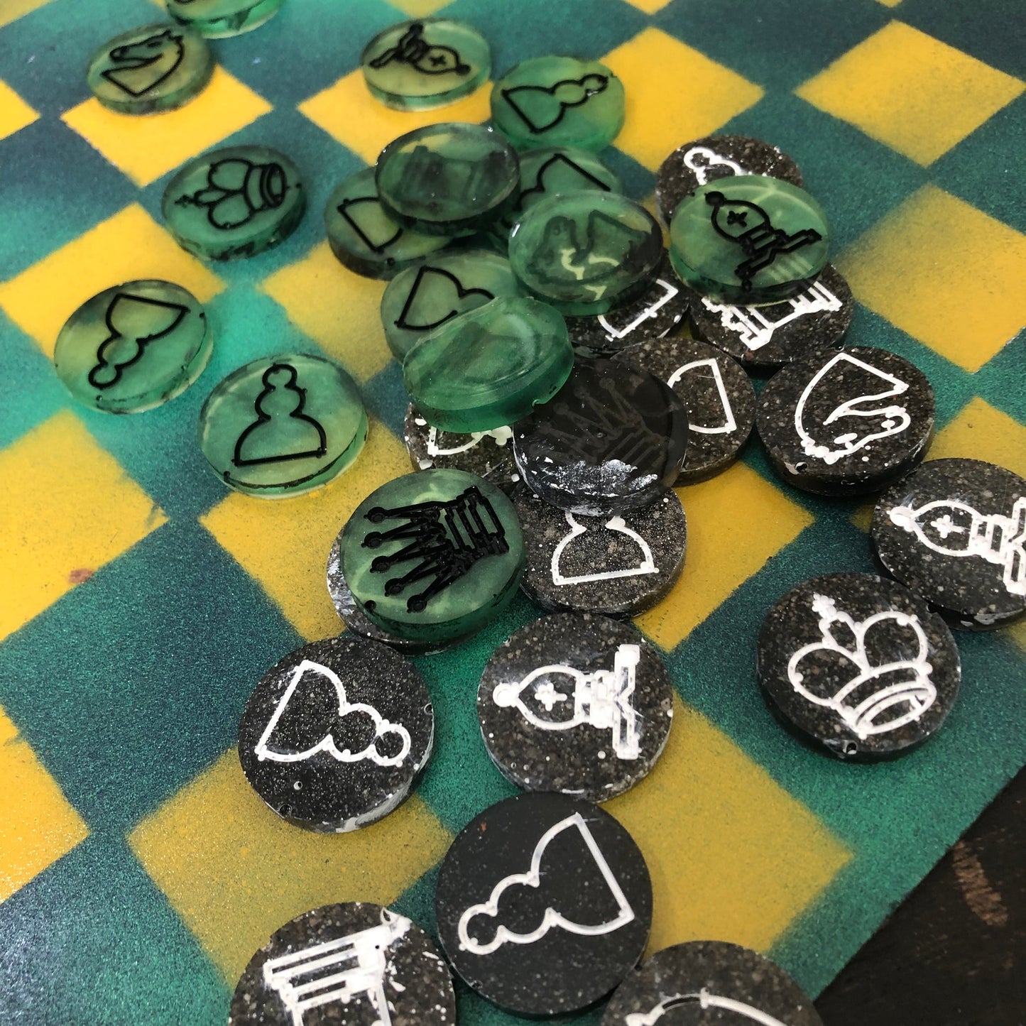 Alien Green & Yellow - Painted Chess Set