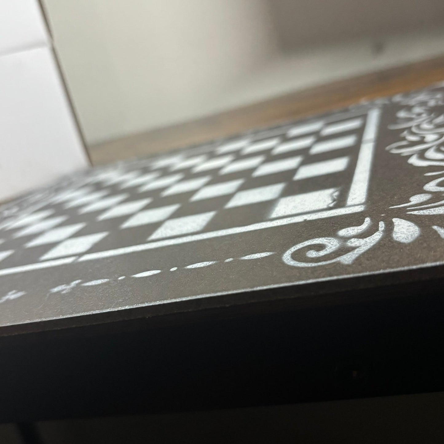 Simple Royal - Painted Chess Board