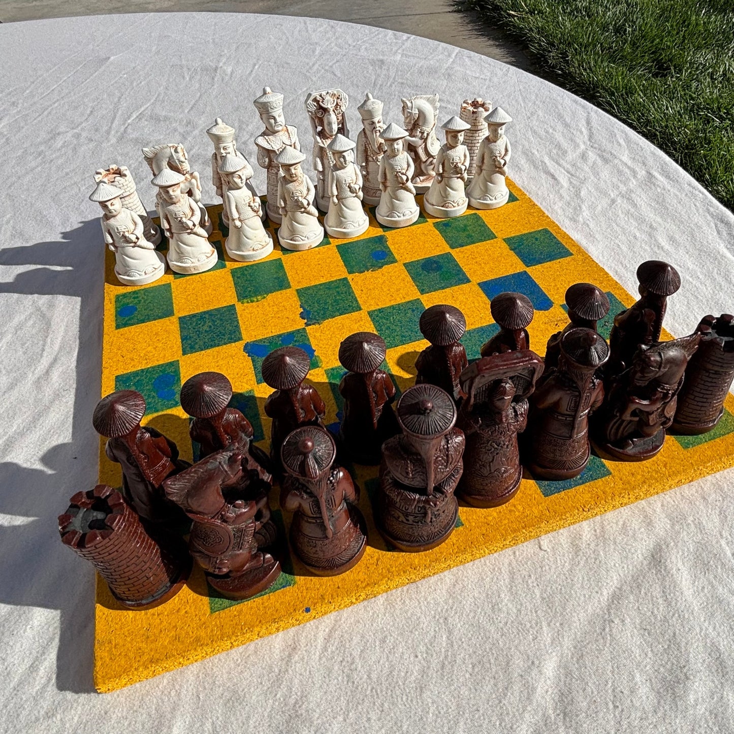 Green Bay Yellow - Chinese Edition Chess Set