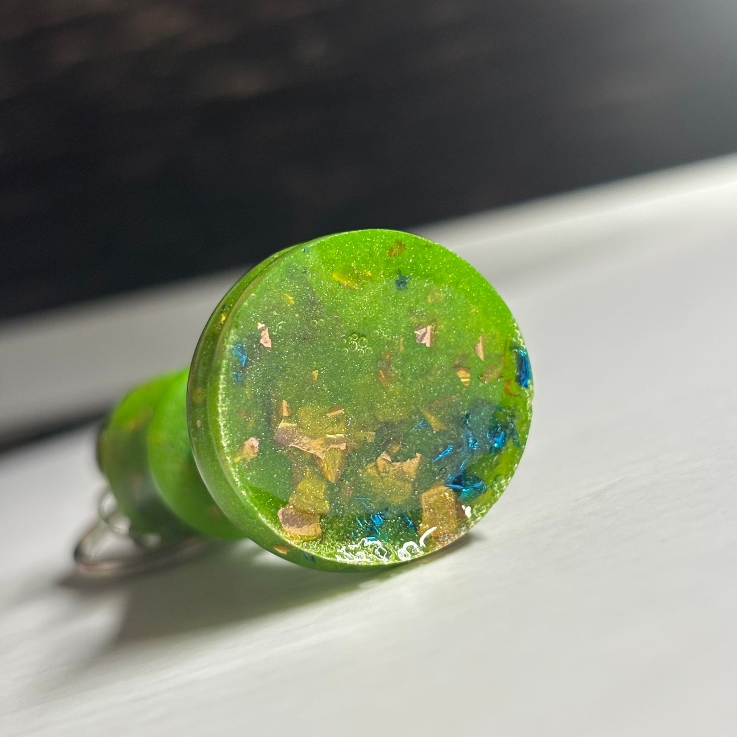 Green Sparkle King - Handmade Resin Keychain