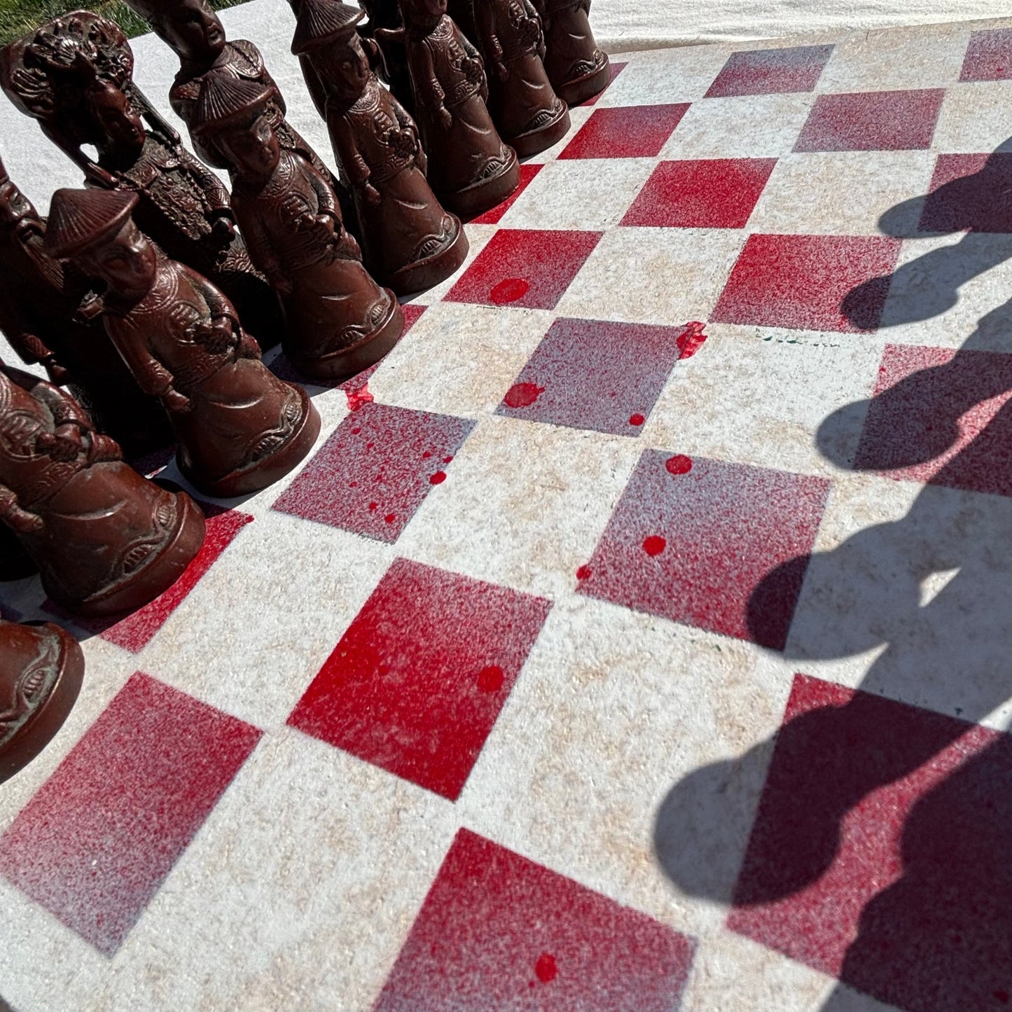 Spacey Red & White - Chinese Edition Chess Set