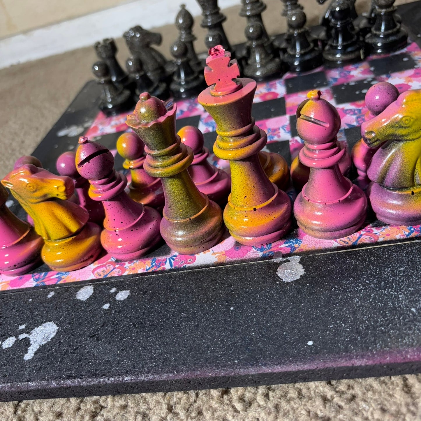 Sunset Flowered Pink - Large Deluxe Chess Set