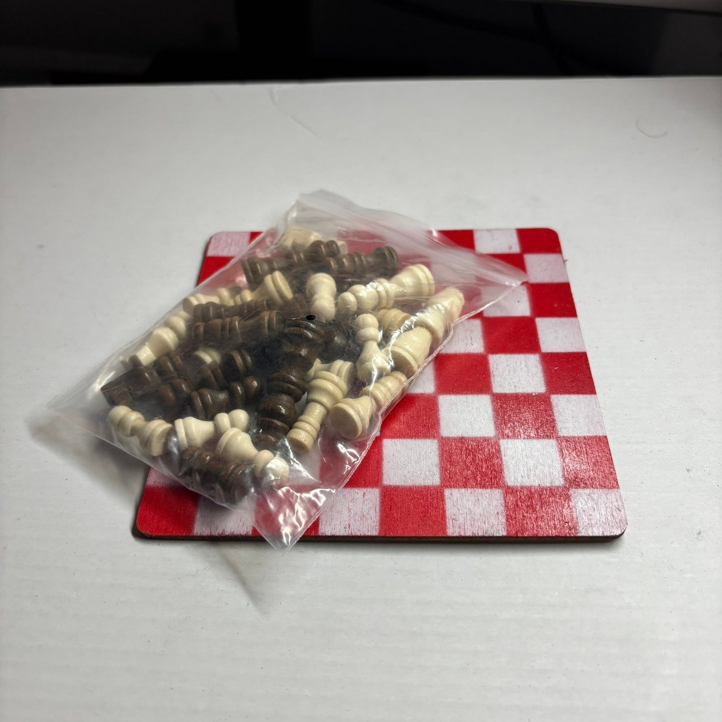 Cherry Red White - Mini Chess Set